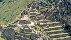 videoblocks-aerial-view-of-temple-of-the-sun-ollantaytambo-sanctuary_обр-1.png