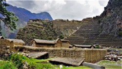 Ollantaytambo-ruins-Peru.jpg
