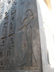 Flickr_-_schmuela_-_beautiful_Seshat,_goddess_of_knowledge_and_writing.jpg