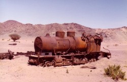 blown-up-train - Ненавистную железку убрали.jpg