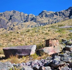 ollantaytambo-inca-quarries-cachiccata-big-stone-800x536.jpg