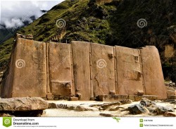 peru-sacred-valley-ollantaytambo-inca-fortress-24879288 _.jpg